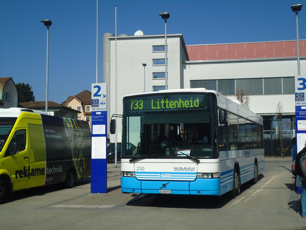 (138'329) - WilMobil, Wil - Nr. 30/SG 349'357 - Volvo/Hess (ex RTB Altsttten Nr. 70) am 14. Mrz 2012 beim Bahnhof Wil