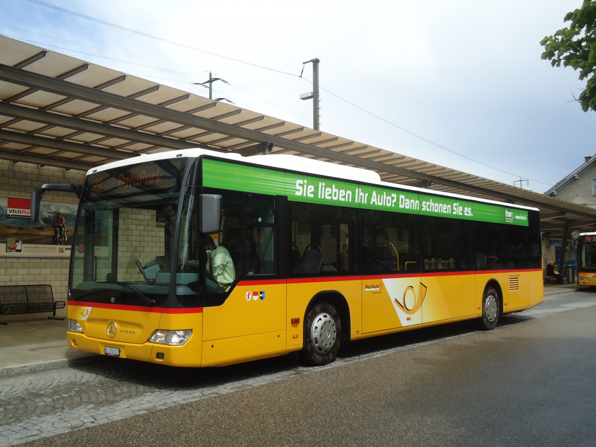 (138'681) - PostAuto Nordschweiz - BL 170'217 - Mercedes am 6. Mai 2012 beim Bahnhof Mhlin