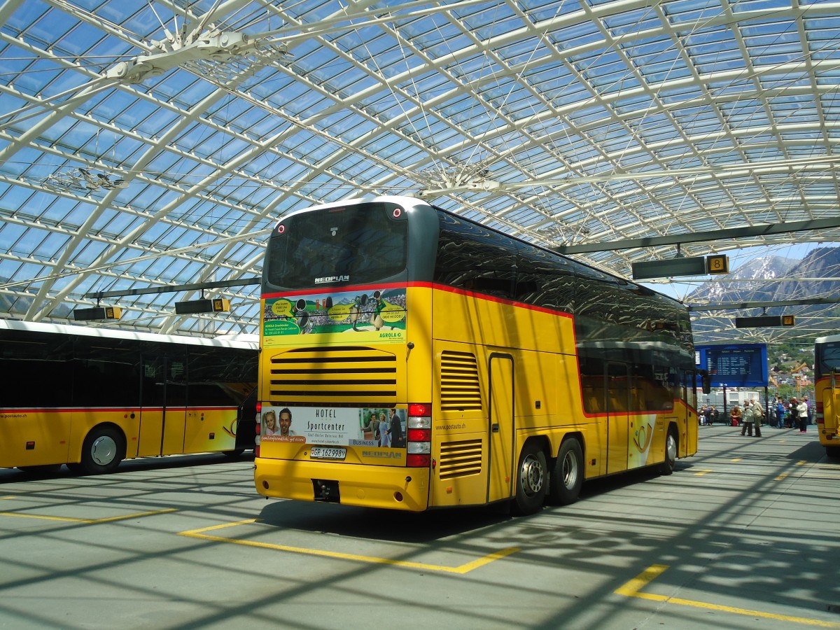 (138'910) - PostAuto Graubnden - GR 162'998 - Neoplan am 17. Mrz 2012 in Chur, Postautostation