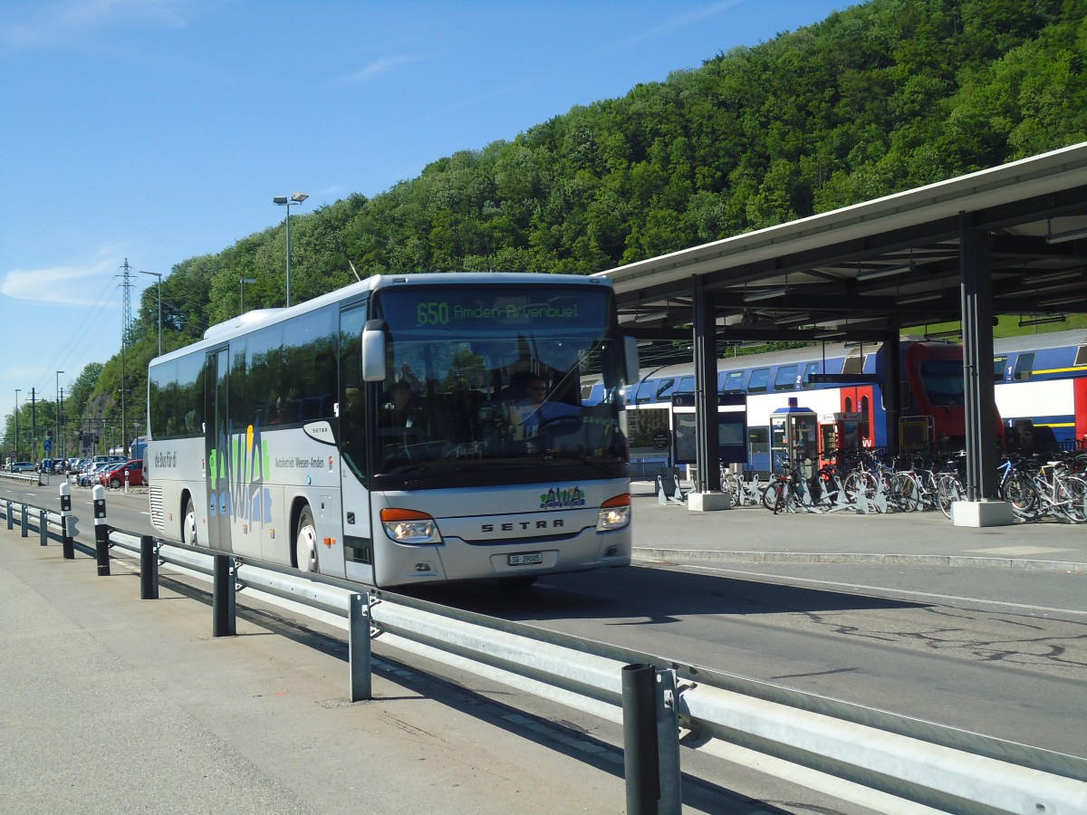 (138'957) - AWA Amden - Nr. 5/SG 39'005 - Setra am 17. Mai 2012 beim Bahnhof Ziegelbrcke