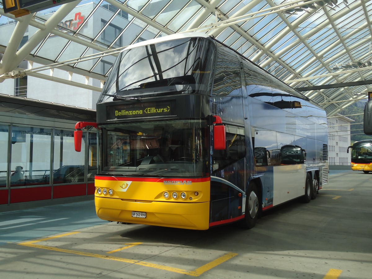 (138'988) - PostAuto Graubnden - GR 162'999 - Neoplan am 20. Mai 2012 in Chur, Postautostation