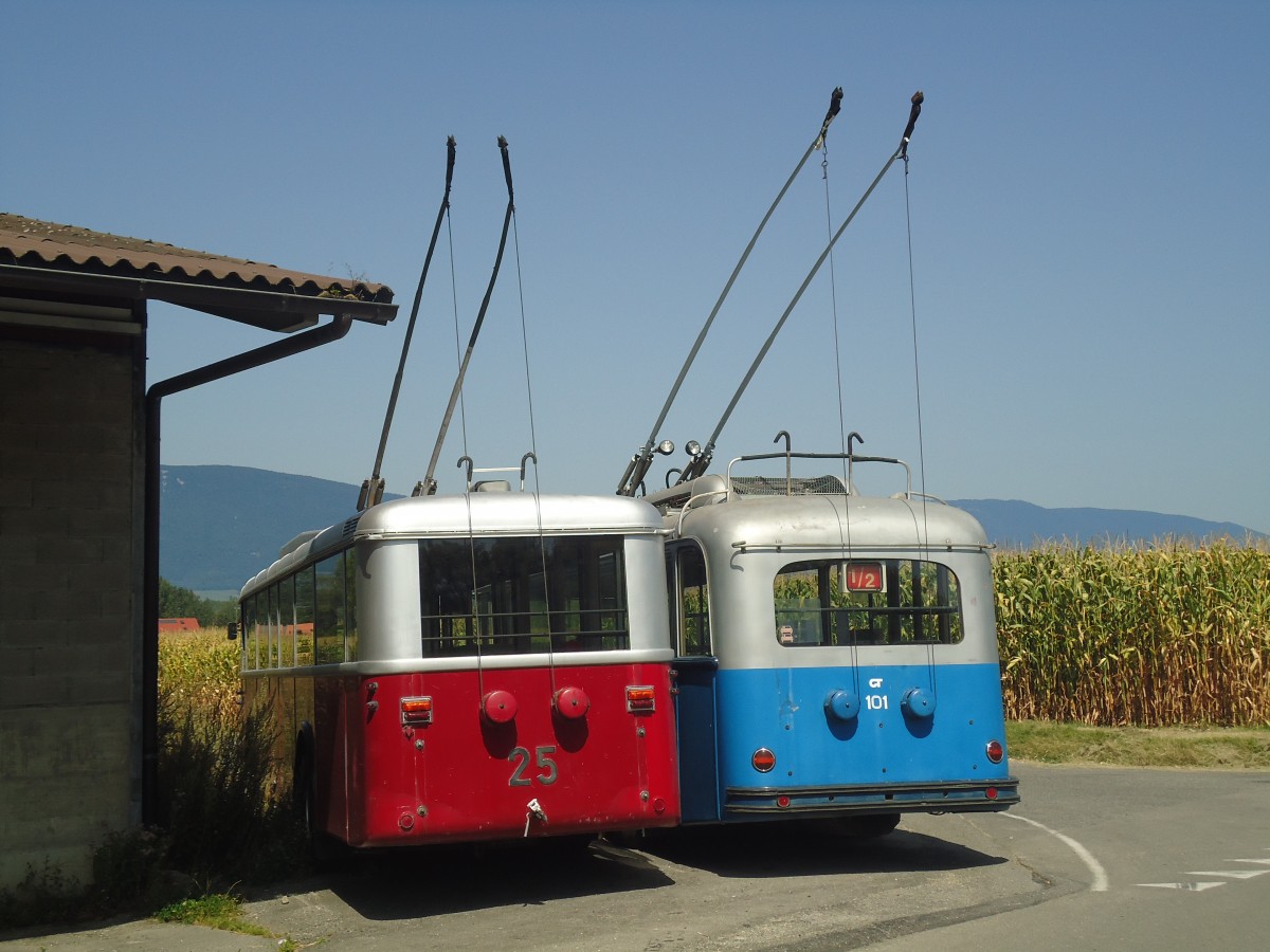 (141'323) - VW Winterthur (TVS) - Nr. 25 - Saurer/Saurer Trolleybus + ACT Lugano (TVS) - Nr. 101 - FBW/R&J Trolleybus (ex Nr. 1) am 19. August 2012 in Yvonand, Halle TVS 