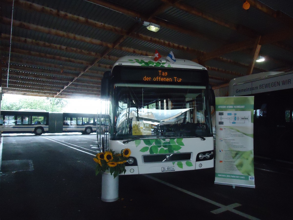 (141'432) - ZVB Zug - Nr. 114/ZG 88'114 - Volvo am 1. September 2012 in Zug, Garage