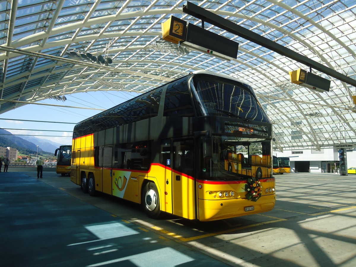 (141'756) - PostAuto Graubnden - GR 102'368 - Neoplan am 15. September 2012 in Chur, Postautostation