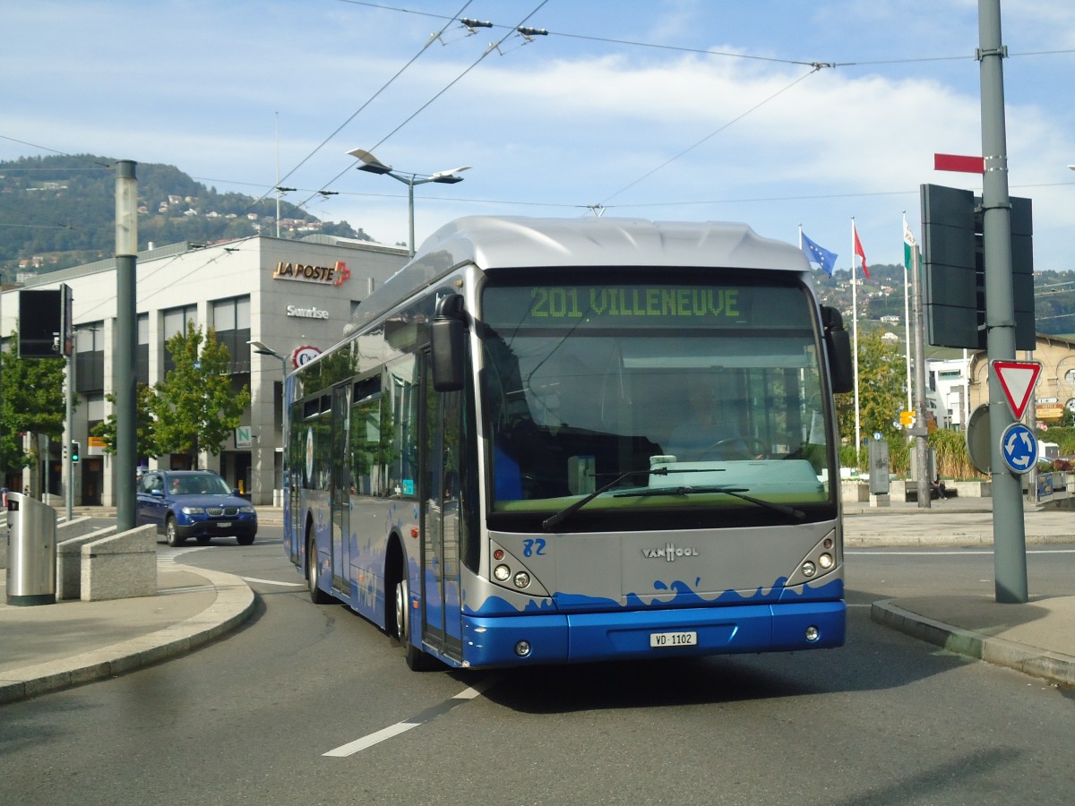 (141'840) - VMCV Clarens - Nr. 82/VD 1102 - Van Hool am 23. September 2012 beim Bahnhof Vevey