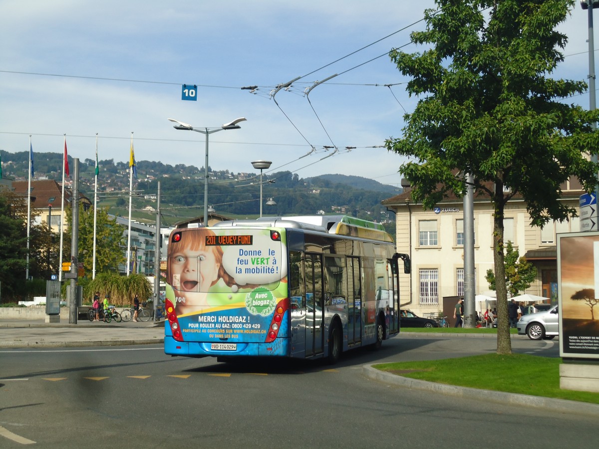 (141'849) - VMCV Clarens - Nr. 104/VD 114'029 - Van Hool am 23. September 2012 beim Bahnhof Vevey