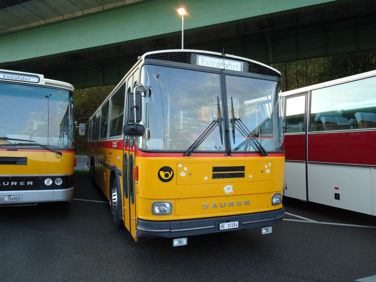 (141'967) - Wthrich, Ursenbach - Nr. 5/BE 10'184 - Saurer/Tscher (ex Schrch, Gutenburg Nr. 5; ex Engeloch, Riggisberg Nr. 5; ex P 25'668) am 21. Oktober 2012 in Flamatt, Bernstrasse