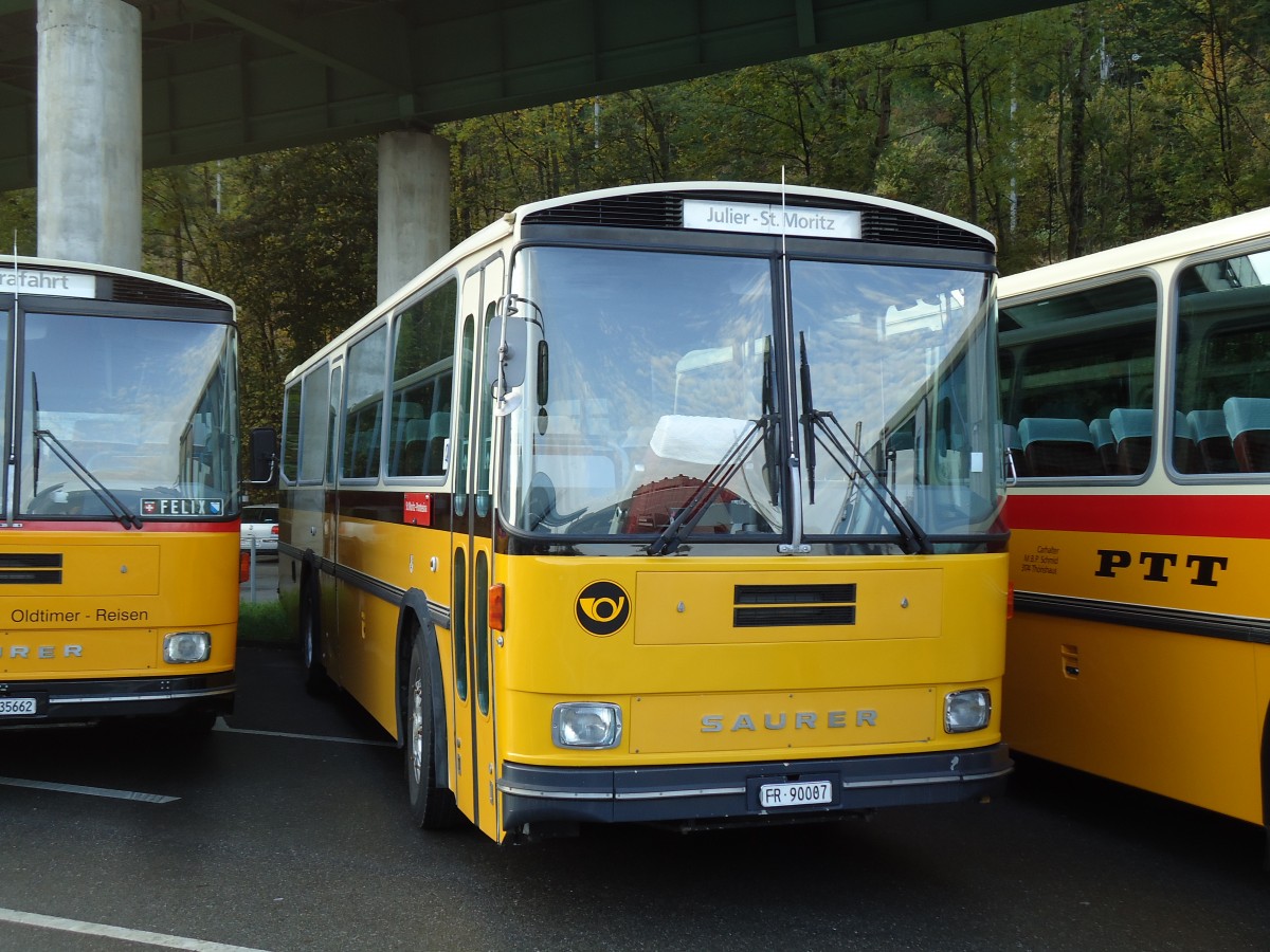 (141'985) - Schlapp, Cottens - FR 90'007 - Saurer/R&J (ex Ruklic, Schaffhausen; ex Heim, Flums; ex Frigg, Zernez; ex P 24'279) am 21. Oktober 2012 in Flamatt, Bernstrasse