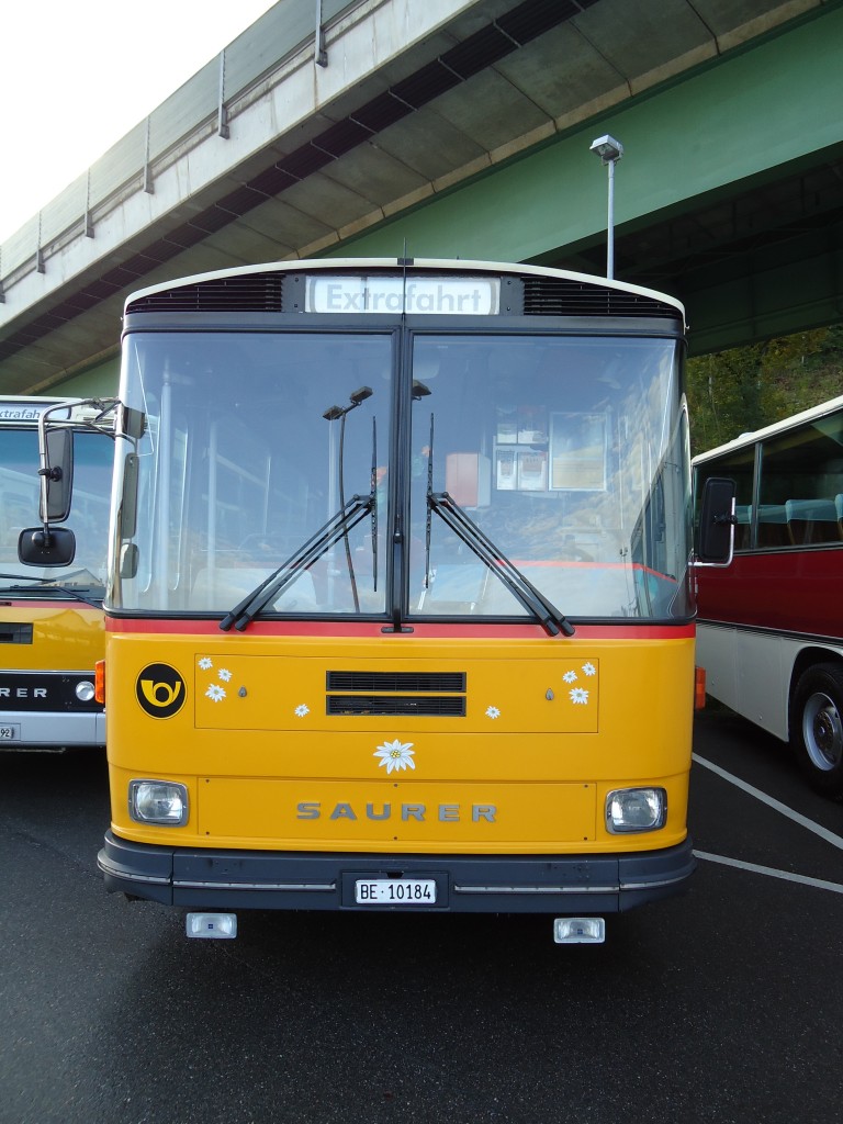 (141'991) - Wthrich, Ursenbach - Nr. 5/BE 10'184 - Saurer/Tscher (ex Schrch, Gutenburg Nr. 5; ex Engeloch, Riggisberg Nr. 5; ex P 25'668) am 21. Oktober 2012 in Flamatt, Bernstrasse