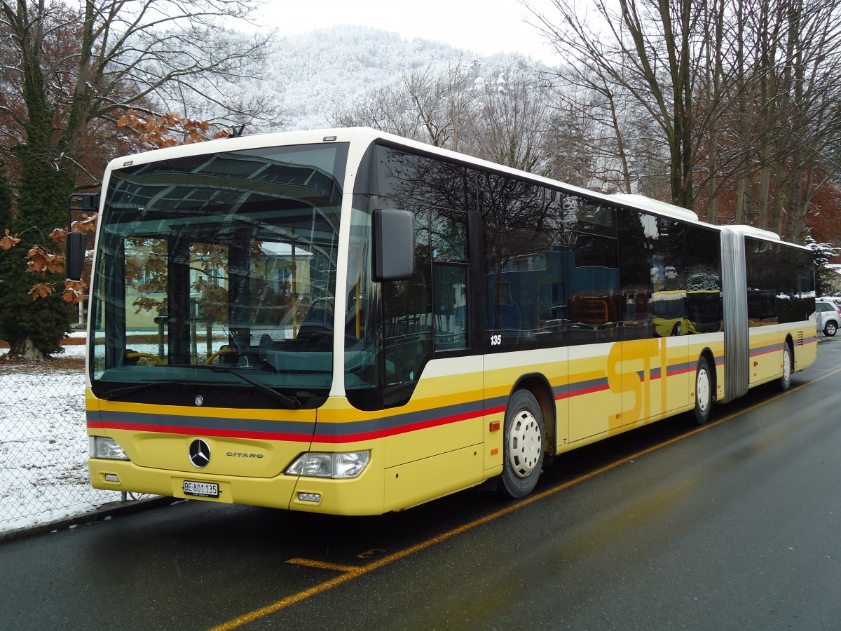 (142'289) - STI Thun - Nr. 135/BE 801'135 - Mercedes am 30. November 2012 bei der Schifflndte Thun