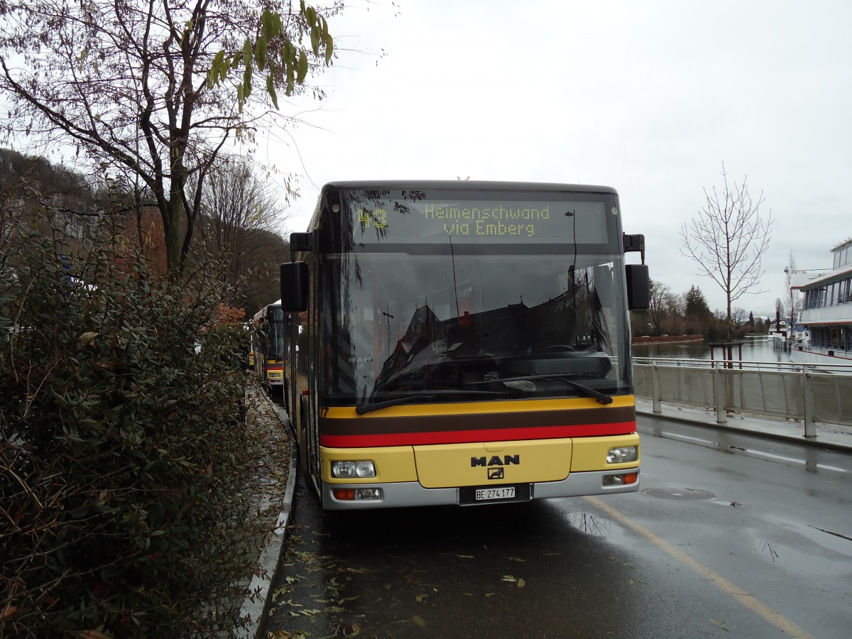 (142'309) - STI Thun - Nr. 77/BE 274'177 - MAN am 4. Dezember 2012 bei der Schifflndte Thun