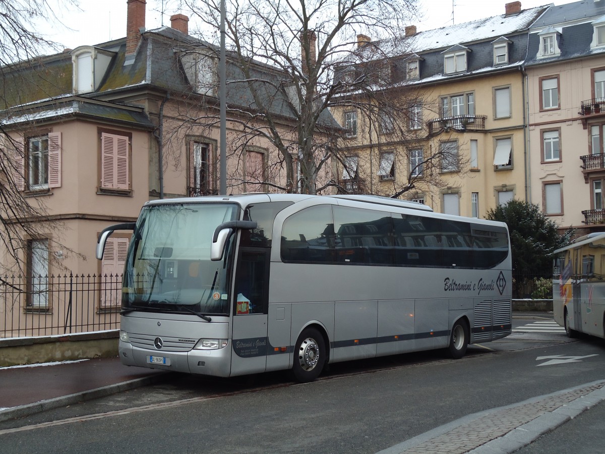 (142'390) - Aus Italien: Beltramini e Glanoli, Golasecca - DL-963 PE - Mercedes am 8. Dezember 2012 in Colmar