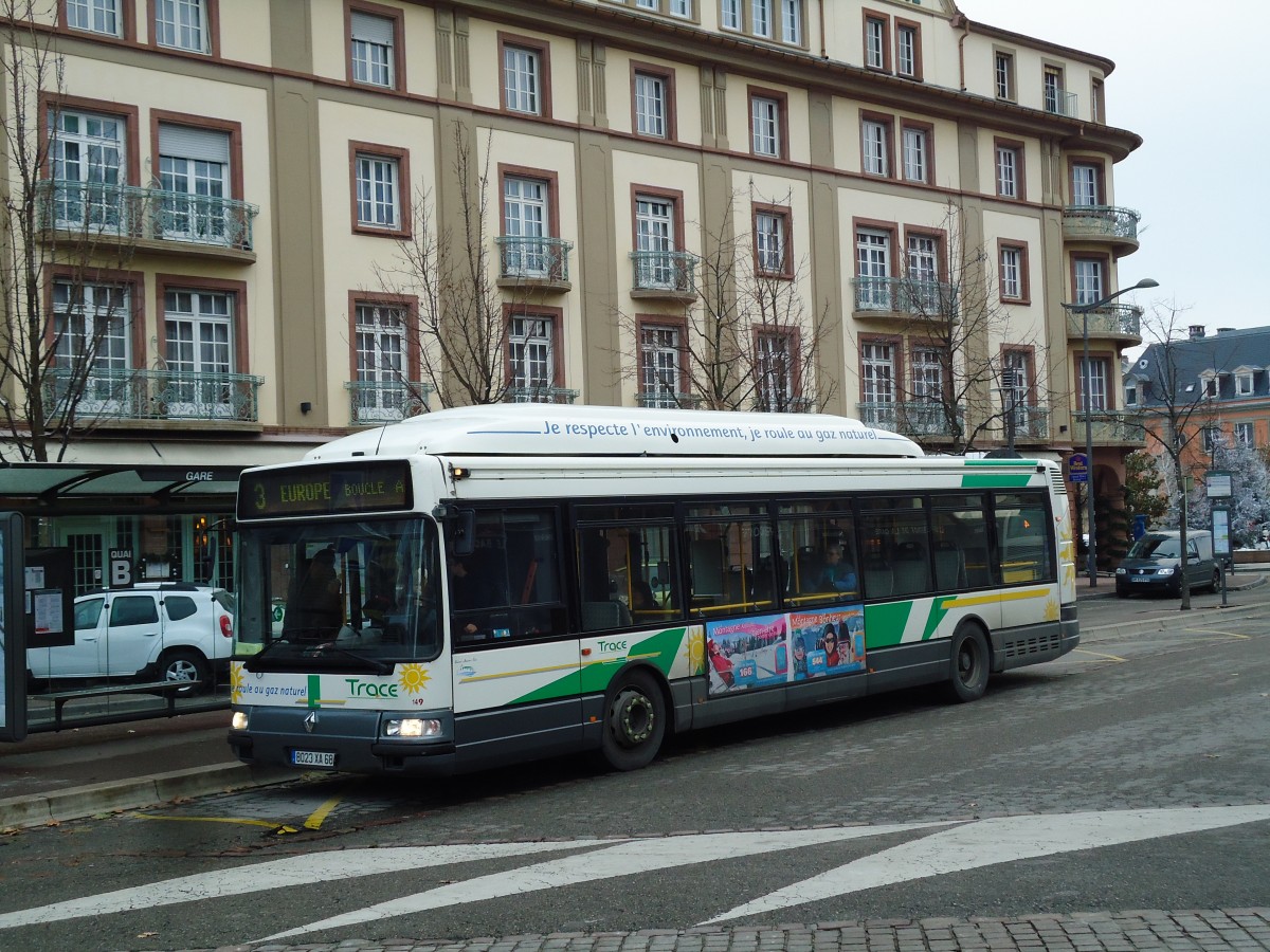 (142'398) - TRACE Colmar - Nr. 149/8023 XA 68 - Renault am 8. Dezember 2012 beim Bahnhof Colmar