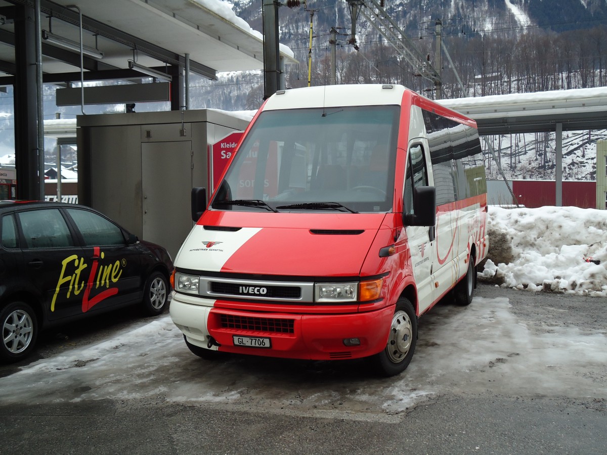 (142'577) - AS Engi - Nr. 6/GL 7706 - Iveco am 23. Dezember 2012 beim Bahnhof Schwanden