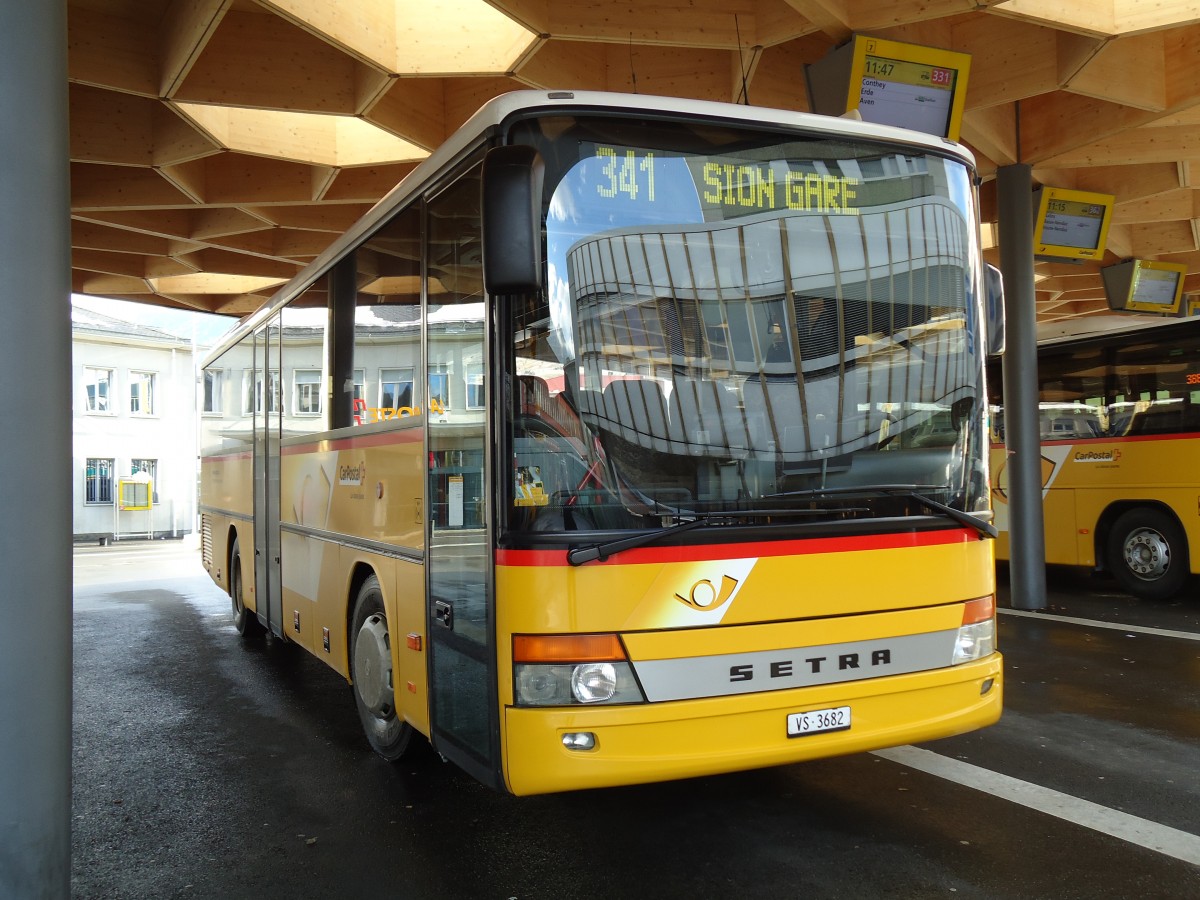 (142'663) - TRD, Savise - VS 3682 - Setra (ex Dubuis, Savise) am 26. Dezember 2012 beim Bahnhof Sion