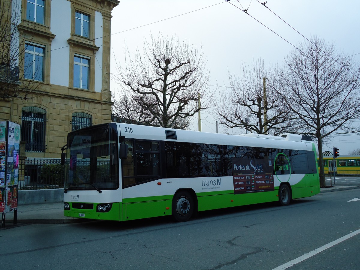 (142'708) - transN, La Chaux-de-Fonds - Nr. 216/NE 93'216 - Volvo (ex TN Neuchtel Nr. 216) am 29. Dezember 2012 in Neuchtel, Place Pury