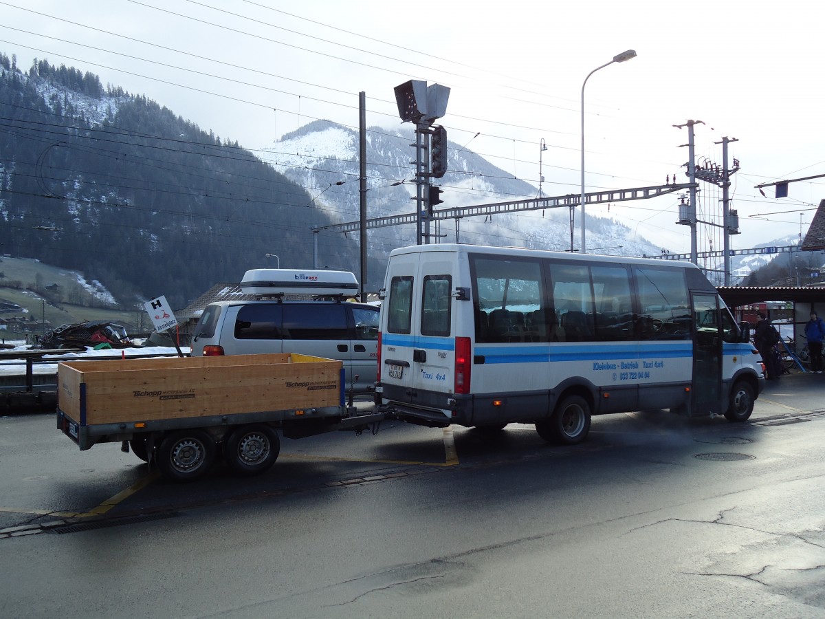 (142'903) - Ueltschi, Zweisimmen - BE 651'747 - Iveco am 2. Januar 2013 beim Bahnhof Zweisimmen