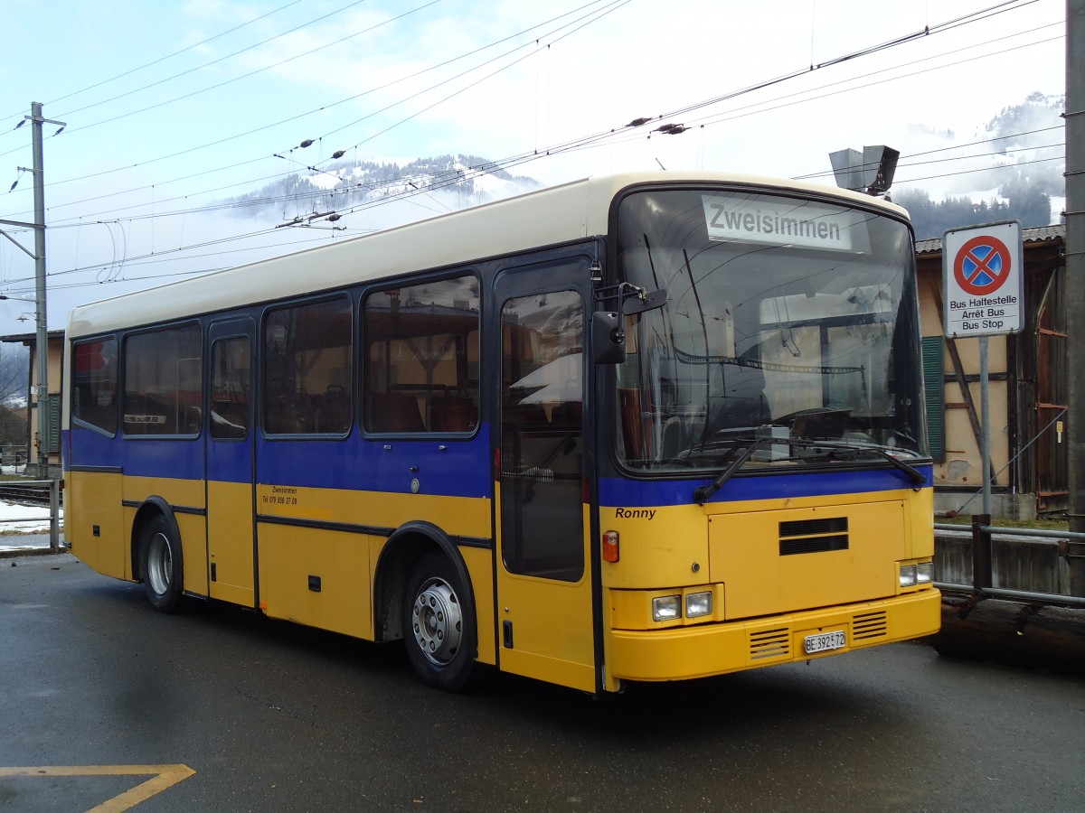 (142'908) - Ueltschi, Zweisimmen - BE 392'572 - MAN/Lauber (ex Thepra, Stans Nr. 22; ex TSB Seelisberg) am 2. Januar 2013 beim Bahnhof Zweisimmen