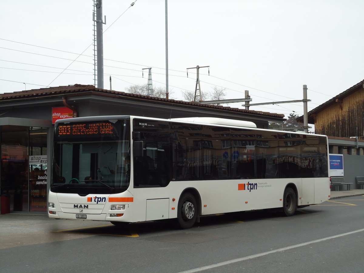 (143'402) - TPN Nyon - VD 1051 - MAN am 22. Februar 2013 beim Bahnhof Nyon