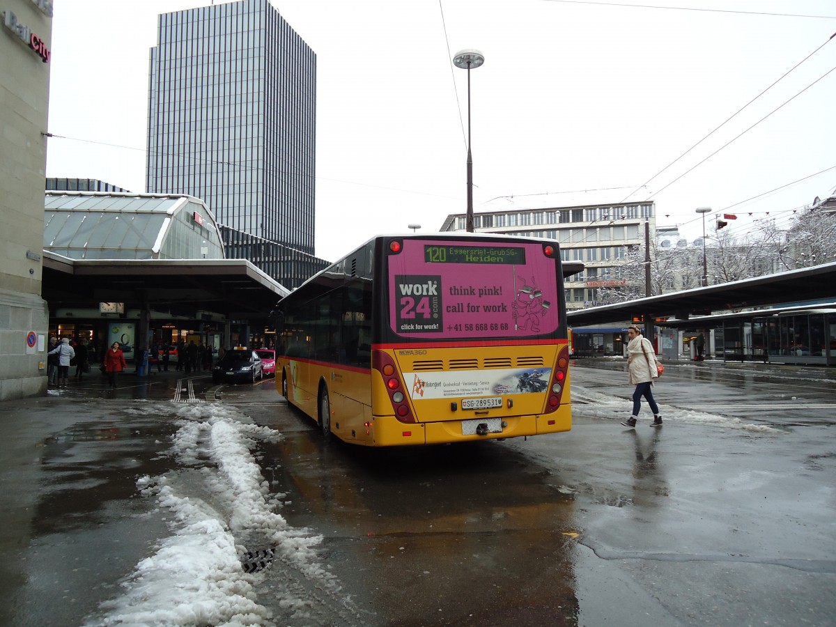 (143'670) - Casutt, Gossau - SG 289'531 - Van Hool am 20. April 2013 beim Bahnhof St. Gallen