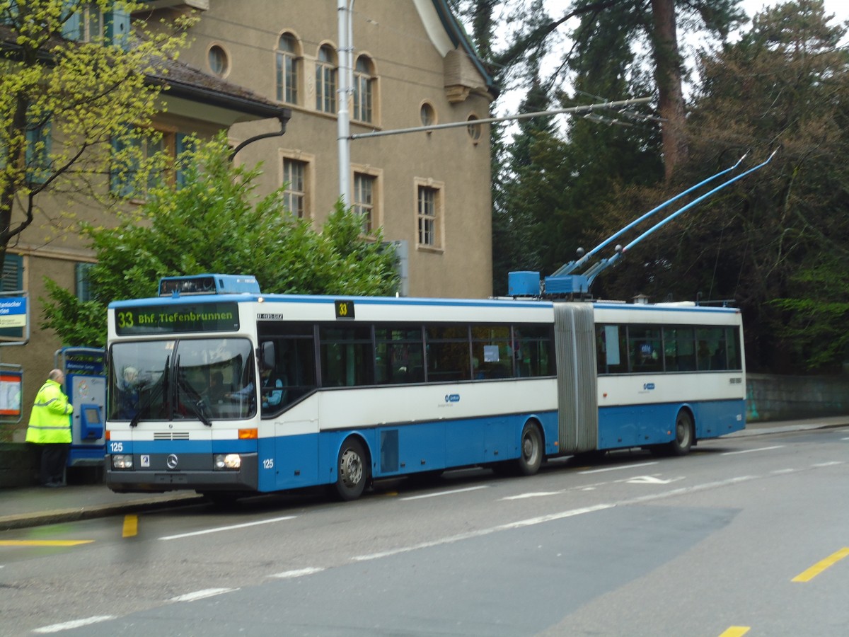 (143'733) - VBZ Zrich - Nr. 125 - Mercedes Gelenktrolleybus am 21. April 2013 in Zrich, Botanischer Garten