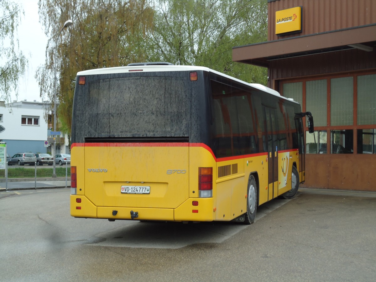 (143'896) - CarPostal Ouest - VD 124'777 - Volvo am 27. April 2013 in Yverdon, Garage