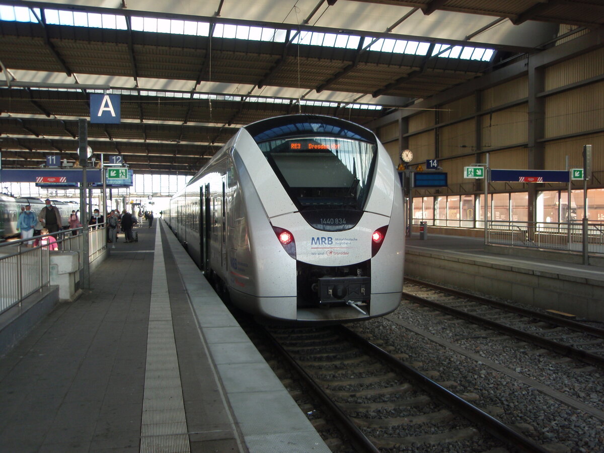 1440 834 der Mitteldeutschen Regiobahn als RE 3 Hof - Hbf Dresden Hbf in Chemnitz Hbf. 25.09.2021
