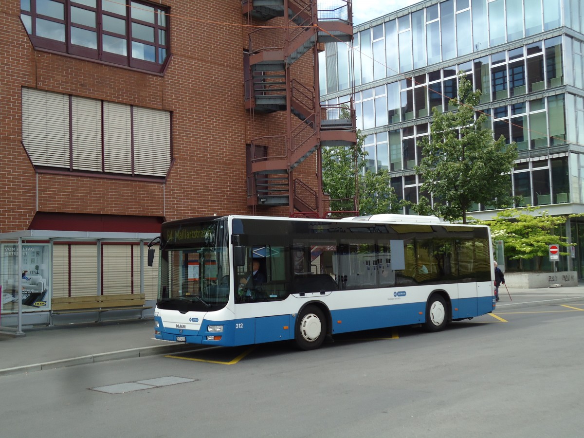 (144'455) - VBZ Zrich - Nr. 312/ZH 714'312 - MAN am 20. Mai 2013 beim Bahnhof Zrich-Oerlikon