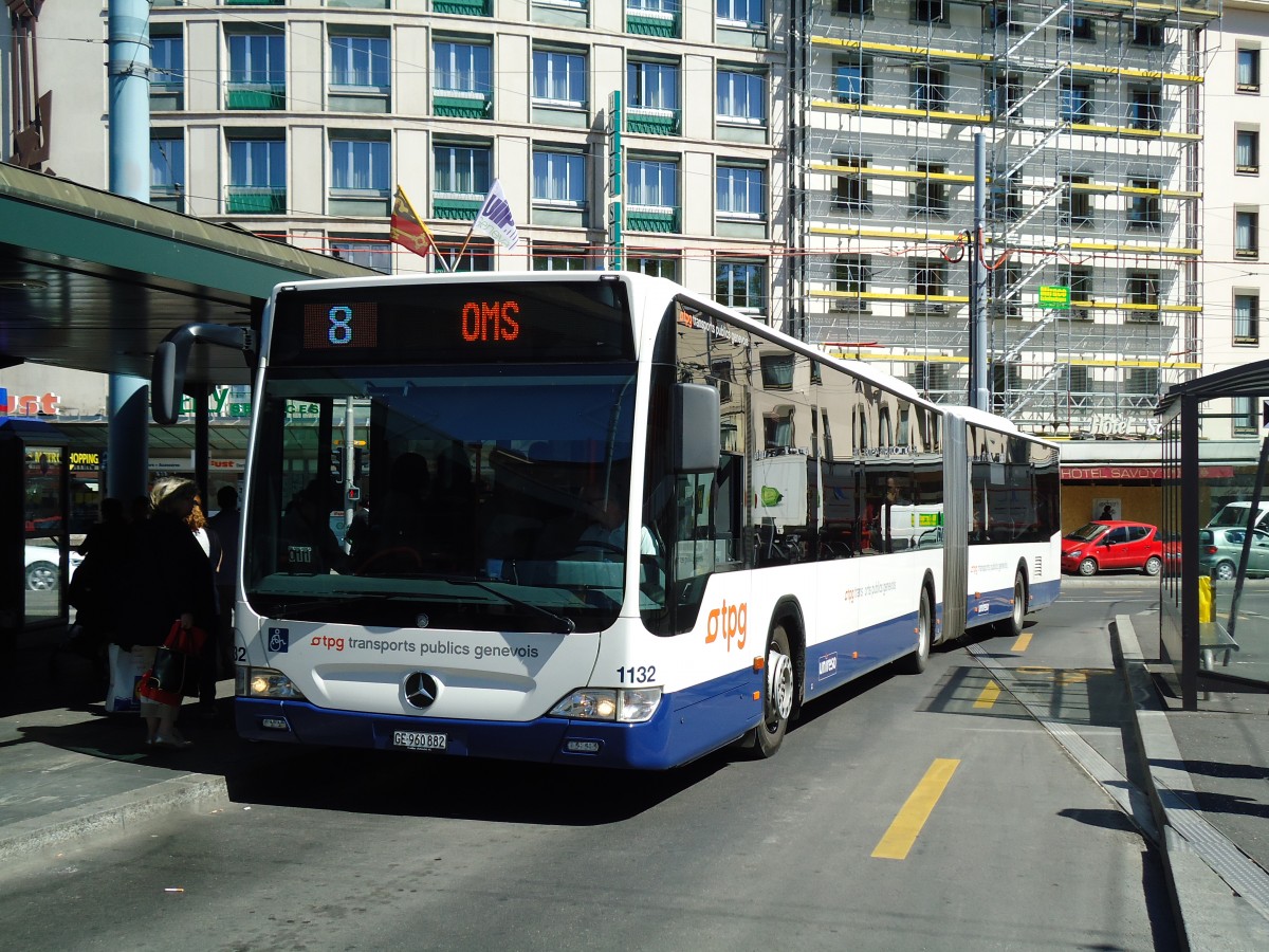 (144'702) - TPG Genve - Nr. 1132/GE 960'882 - Mercedes am 27. Mai 2013 beim Bahnhof Genve