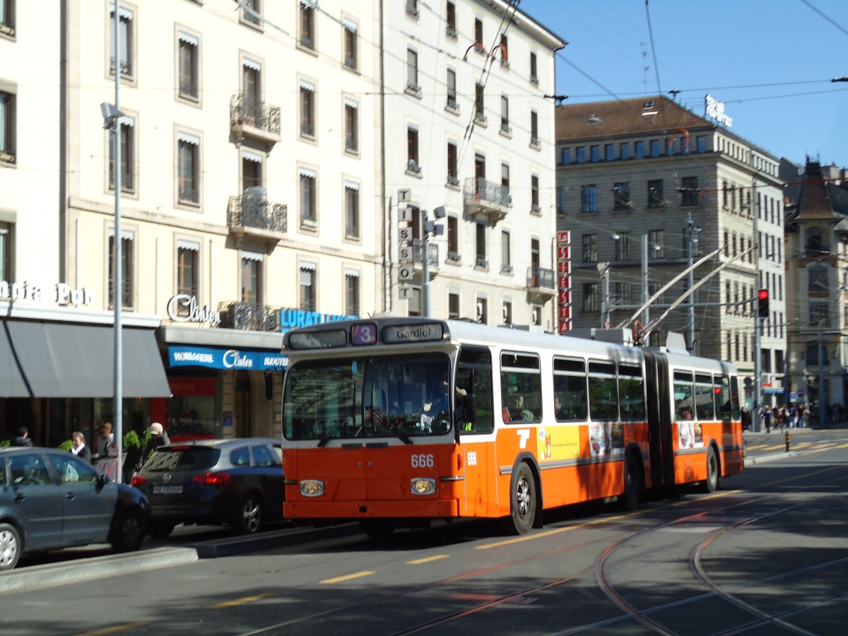 (144'757) - TPG Genve - Nr. 666 - Saurer/Hess Gelenktrolleybus am 27. Mai 2013 beim Bahnhof Genve