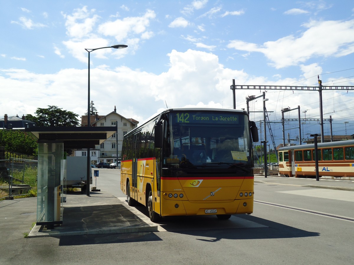 (145'434) - TPC Aigle - VS 49'249 - Volvo am 22. Juli 2013 beim Bahnhof Aigle