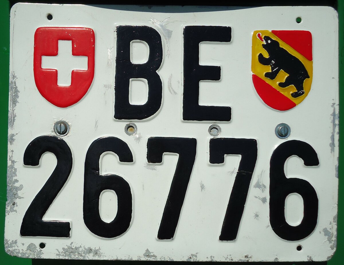 (145'527) - Nummernschild - BE 26'776 - am 30. Juni 2013 in Unterseen, Hotel Neuhaus