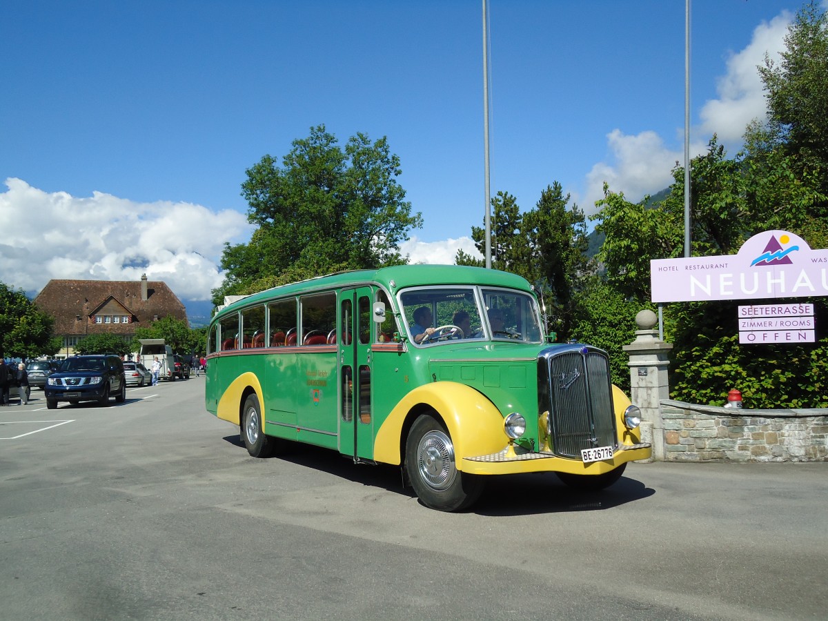 (145'532) - STI Thun - Nr. 15/BE 26'776 - Saurer/Gangloff (ex AvH Heimenschwand Nr. 5) am 30. Juni 2013 in Unterseen, Hotel Neuhaus