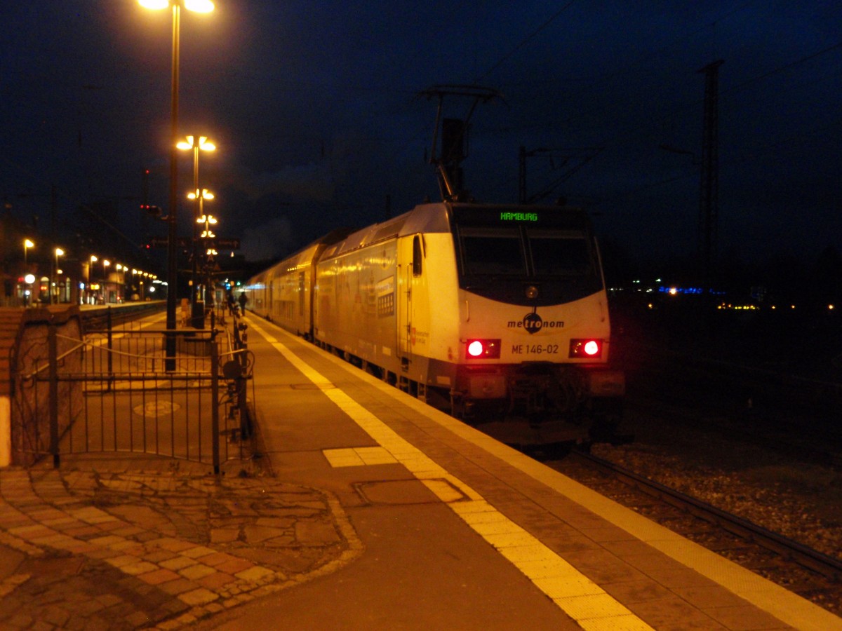 146-02 der metronom Eisenbahngesellschaft als RE 3 nach Hamburg Hbf in Uelzen. 03.01.2015