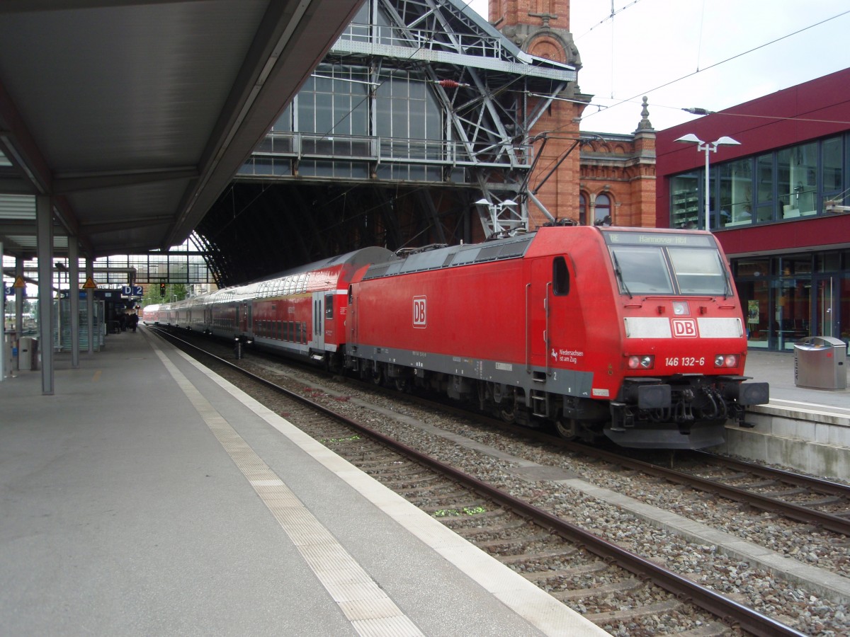 146 132 als RE Norddeich Mole - Hannover Hbf in Bremen Hbf. 24.05.2014