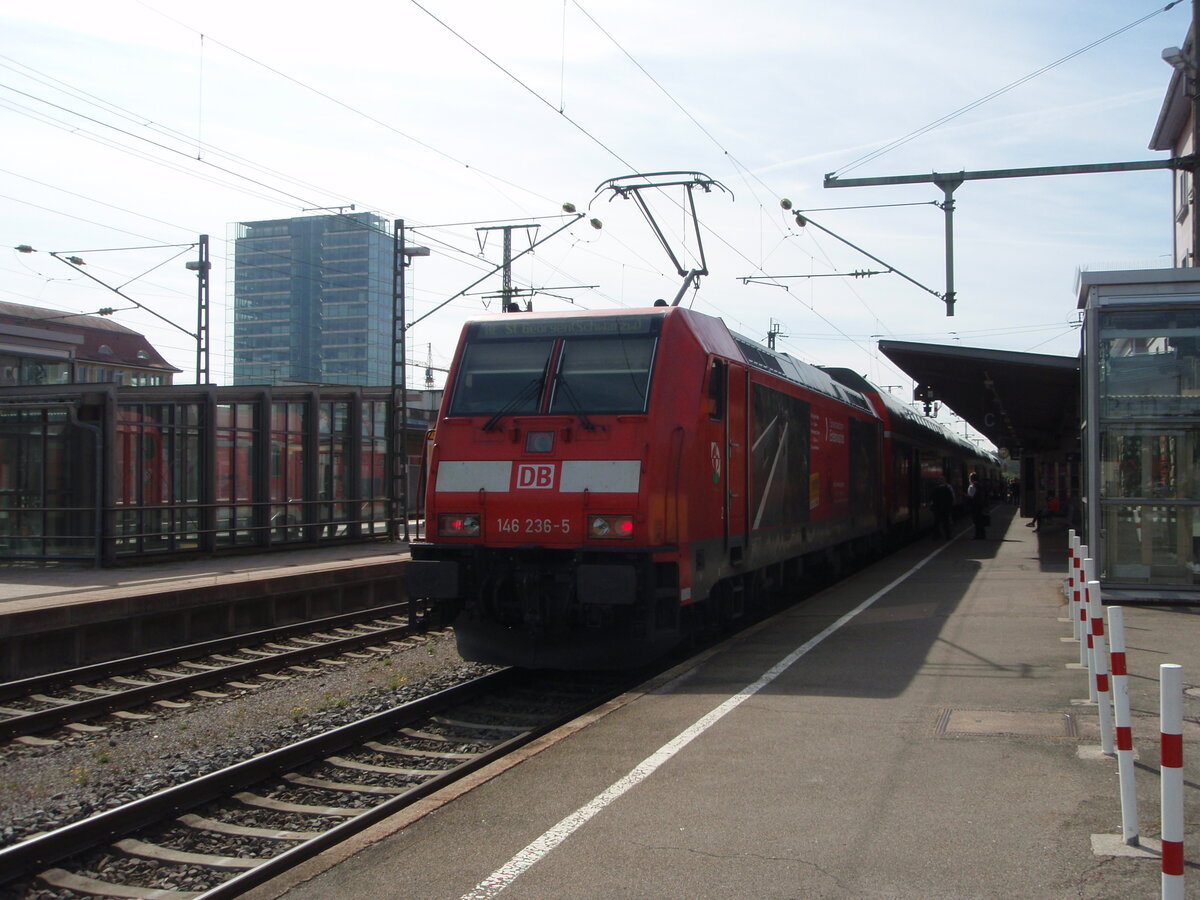 146 236 als RE 2 Konstanz - Karlsruhe Hbf in Singen (Hohentwiel). 22.09.2021