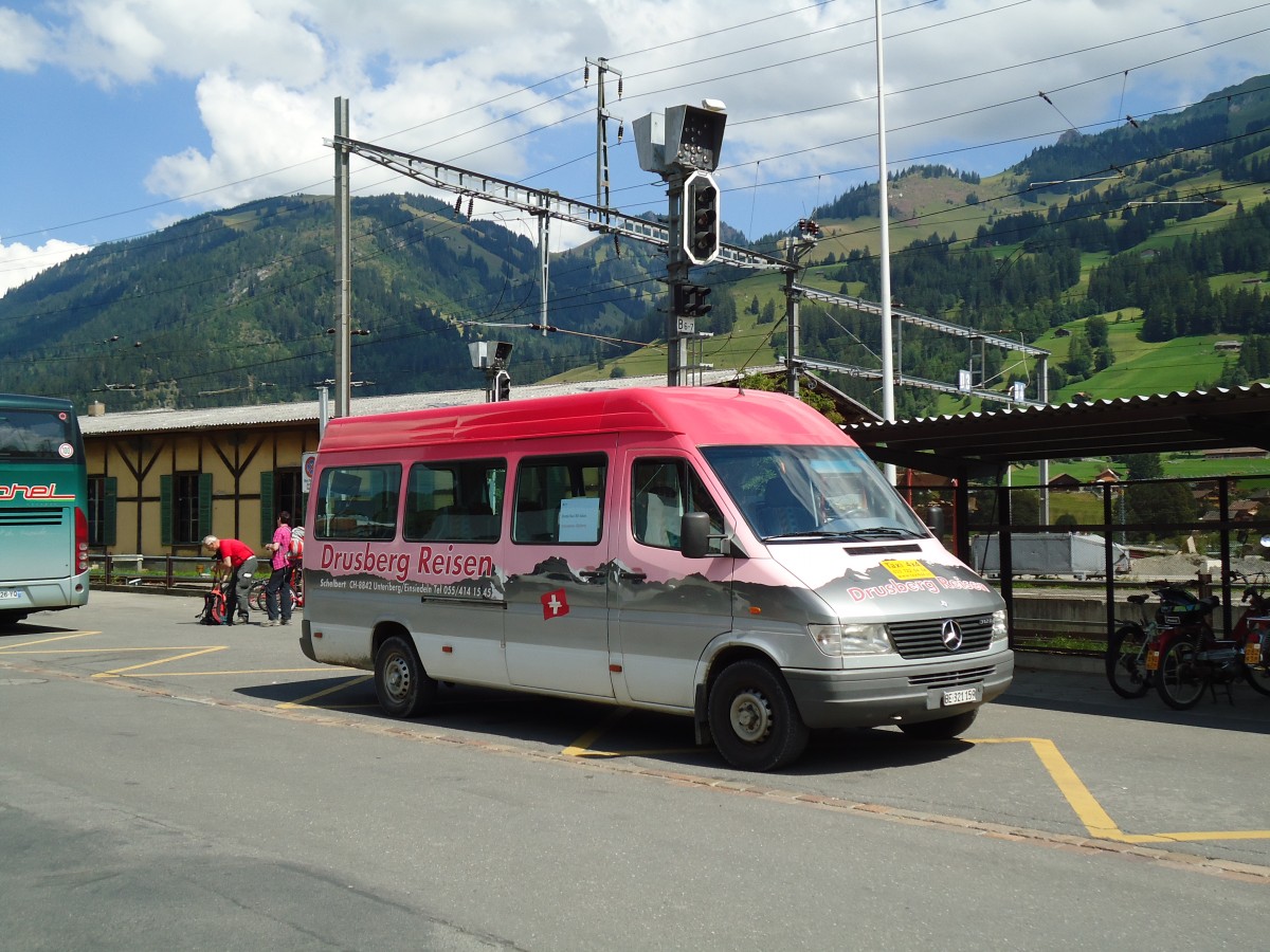 (146'313) - Ueltschi, Zweisimmen - BE 321'159 - Mercedes (ex Schelbert, Einsiedeln) am 17. August 2013 beim Bahnhof Zweisimmen