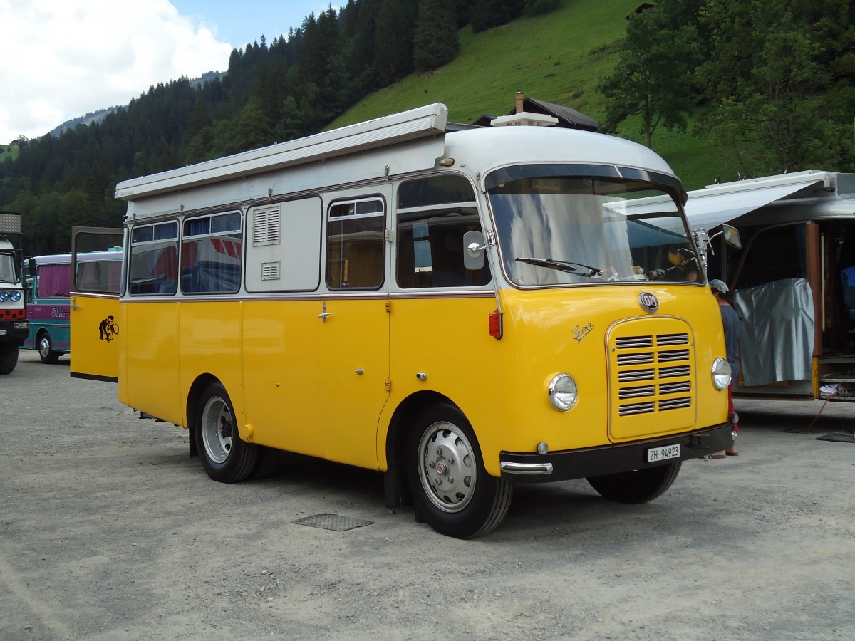 (146'364) - Langenegger S., Wdenswil - ZH 94'923 - Saurer-OM am 17. August 2013 in Lenk, Metschbahnen