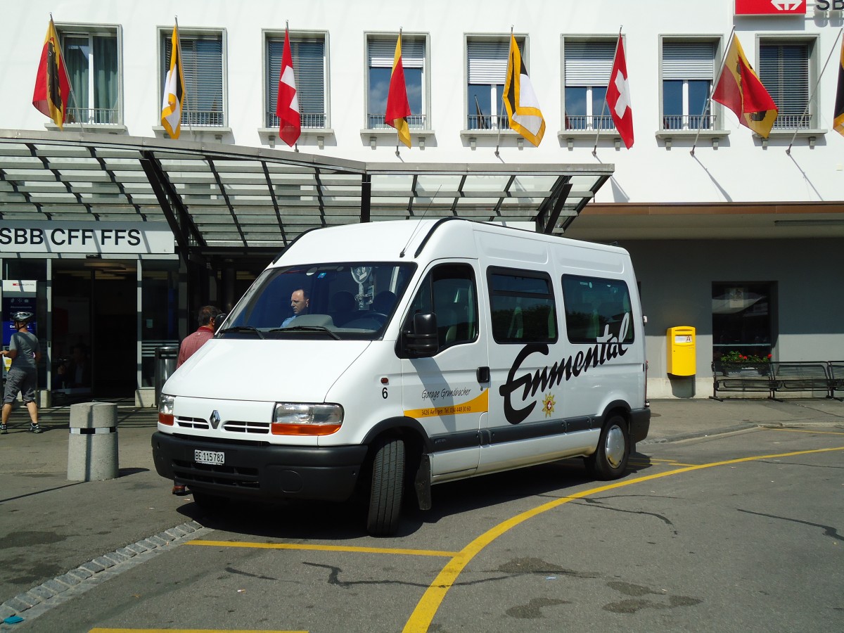 (146'971) - Grundbacher, Aefligen - Nr. 6/BE 115'782 - Renault am 1. September 2013 beim Bahnhof Burgdorf