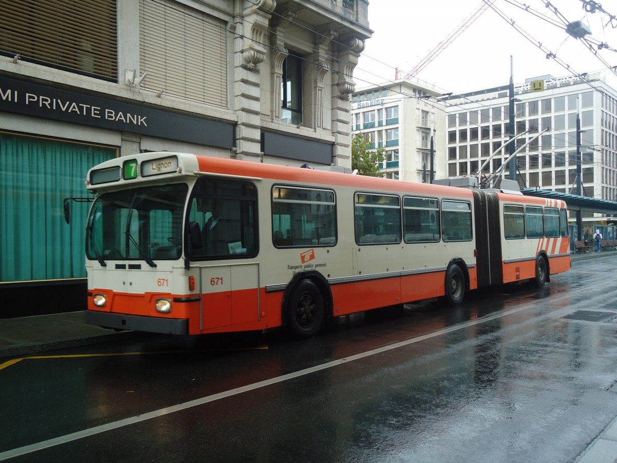 (147'138) - TPG Genve - Nr. 671 - Saurer/Hess Gelenktrolleybus am 16. September 2013 in Genve, Bel-Air