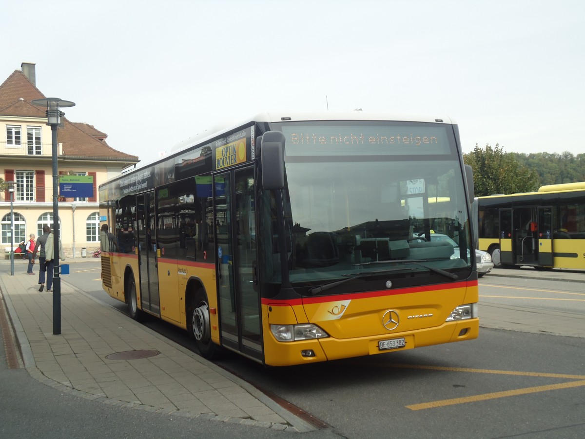 (147'376) - PostAuto Bern - BE 653'382 - Mercedes am 28. September 2013 beim Bahnhof Spiez