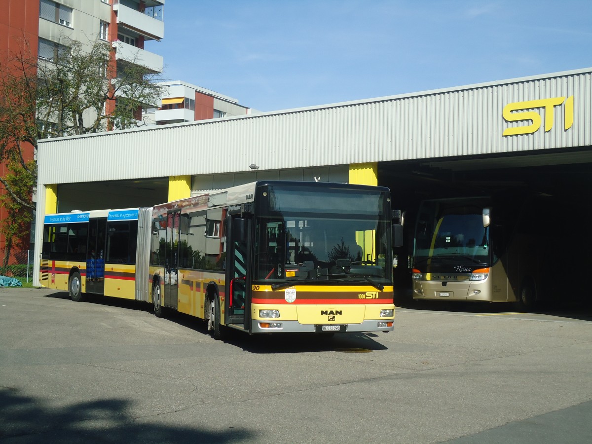 (147'444) - STI Thun - Nr. 90/BE 572'090 - MAN am 2. Oktober 2013 in Thun, Garage