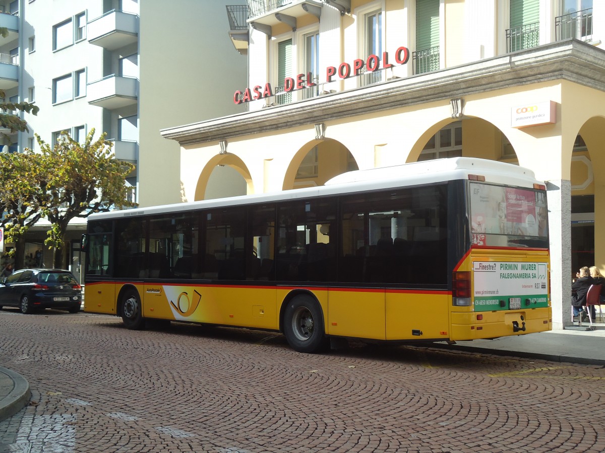 (147'643) - AutoPostale Ticino - TI 215'326 - Setra (ex P 25'667) am 5. November 2013 beim Bahnhof Bellinzona