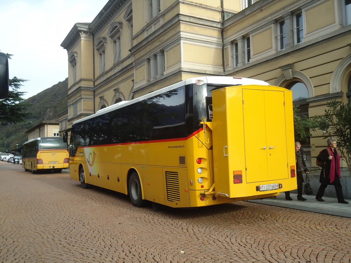 (147'680) - AutoPostale Ticino - TI 237'665 - Temsa am 5. November 2013 beim Bahnhof Bellinzona