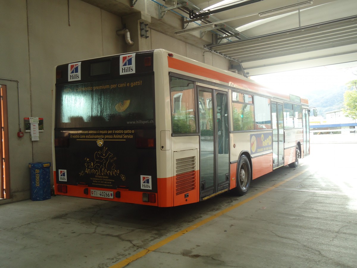 (147'799) - AMSA Chiasso - Nr. 6/TI 40'266 - Mercedes (ex Vorfhrfahrzeug) am 6. November 2013 in Balerna, Rimessa