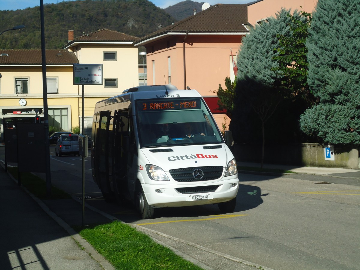 (147'847) - AMSA Chiasso - Nr. 34/TI 242'034 - Mercedes am 6. November 2013 beim Bahnhof Mendrisio