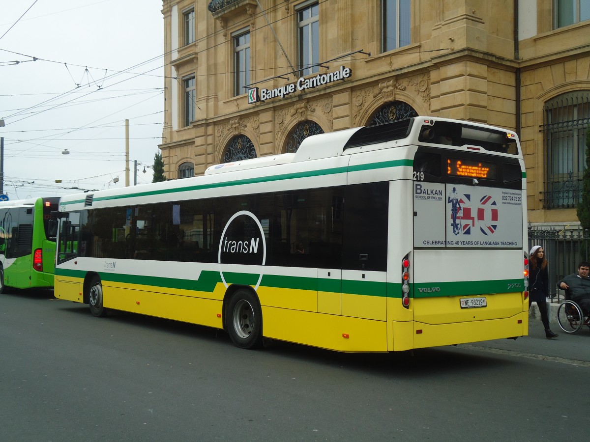 (147'986) - transN, La Chaux-de-Fonds - Nr. 219/NE 93'219 - Volvo (ex TN Neuchtel Nr. 219) am 8. November 2013 in Neuchtel, Place Pury