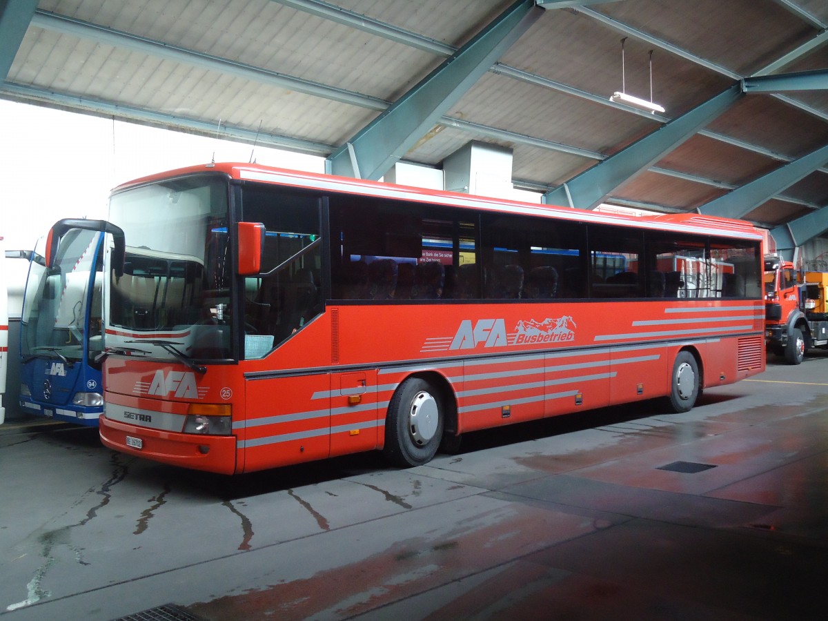 (148'032) - AFA Adelboden - Nr. 25/BE 26'702 - Setra (ex Nr. 12) am 9. November 2013 im Autobahnhof Adelboden