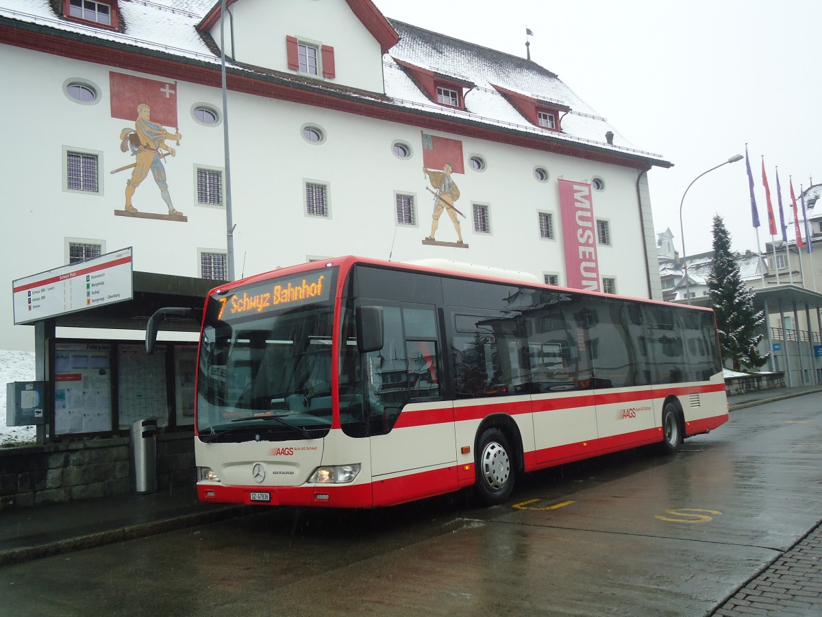 (148'144) - AAGS Schwyz - Nr. 36/SZ 47'836 - Mercedes am 23. November 2013 in Schwyz, Post