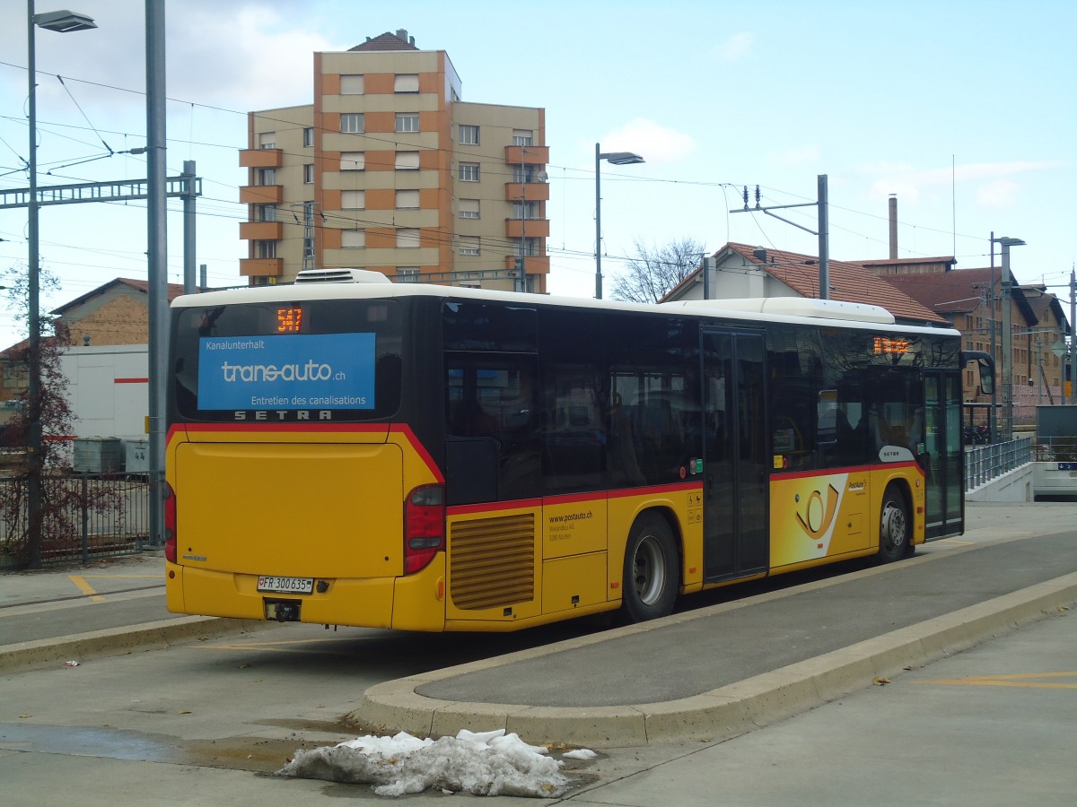 (148'170) - Wieland, Murten - Nr. 52/FR 300'635 - Setra am 25. November 2013 beim Bahnhof Ddingen